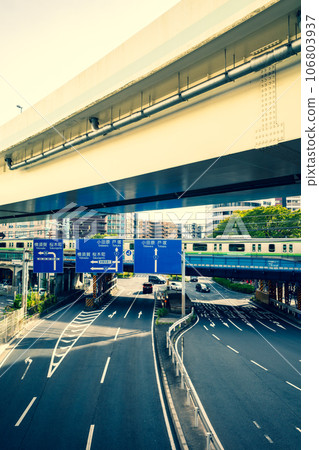 Yokohama Takashimacho intersection Intersecting national highway, Metropolitan Expressway, and railway 2023.09 c-3 Emphasis on warm colors and cool colors Yokohama Takashimacho intersection Intersecting national highway, Metropolitan Expressway, and railway 2023.09 c-3 Emphasis on warm colors and cool colors 106803937