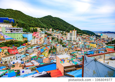 [Korea] Gamcheon Culture Village, Gamcheonmunamaul, daytime, colorful townscape (Saha-gu, Busan Metropolitan City) 106804977