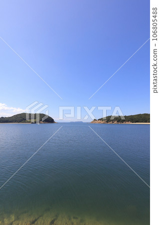 View of Ibuki Island (Kanonji City) from between Otsuta Island and Kotsuta Island in Nio Town, Mitoyo City 106805488