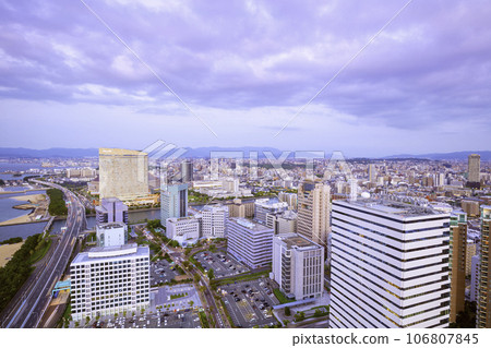 A wonderful evening view of Fukuoka City from the Fukuoka Tower A wonderful evening view of Fukuoka City from the Fukuoka Tower 106807845