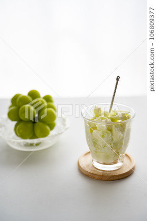 Shine Muscat Ice and Shine Muscat 106809377