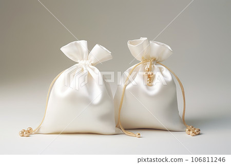 White Silk Fabric Bags with Laces for Jewelry White Silk Fabric Bags with Laces for Jewelry 106811246