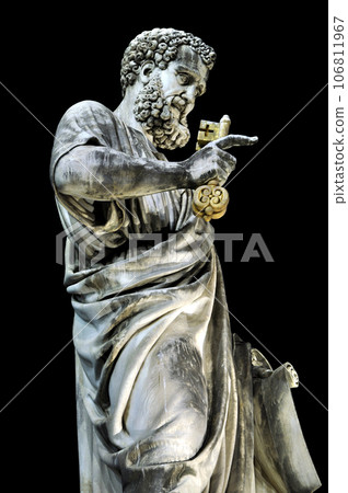 Statue of Saint Peter at night. Vatican city 106811967