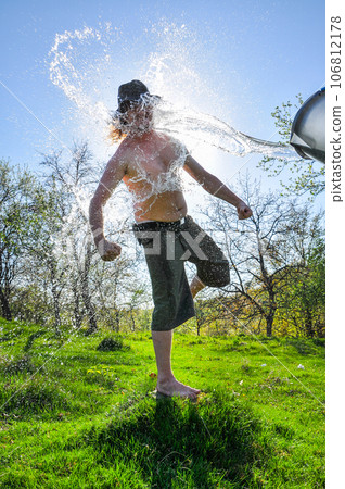 Ice bucket challenge Ice bucket challenge 106812178