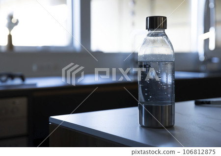 Carbonated water made with a soda maker Image of life with carbonated water Carbonated water made with a soda maker Image of life with carbonated water 106812875