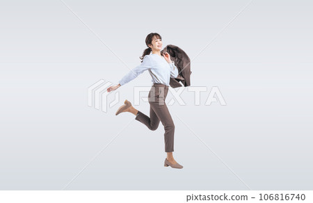 中年婦女跳躍 中年婦女跳躍 106816740