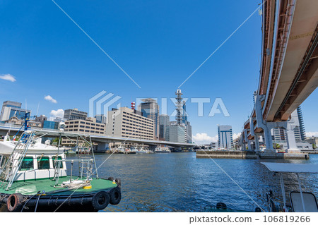 Kobe City Kobe seaside townscape and Meriken Wharf 106819266
