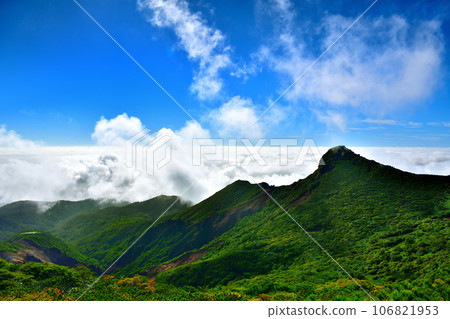 Mt. Asahidake and sea of clouds, Nasu Town, Tochigi Prefecture 106821953