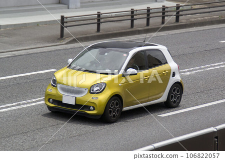 小型車公路行駛小型車 小型車公路行駛小型車 106822057