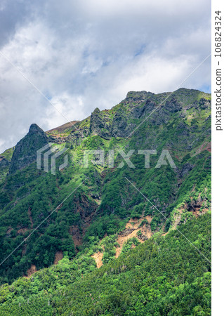 Yatsugatake summer mountain climbing in Nagano Prefecture, Yokodake 106824324