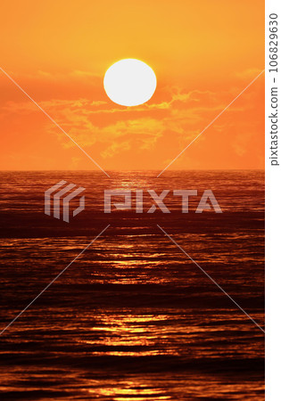 The sun rising from the sea, Ibaraki Prefecture 106829630