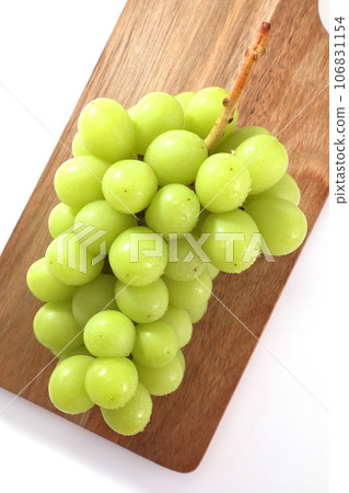 Shine Muscat 106831154