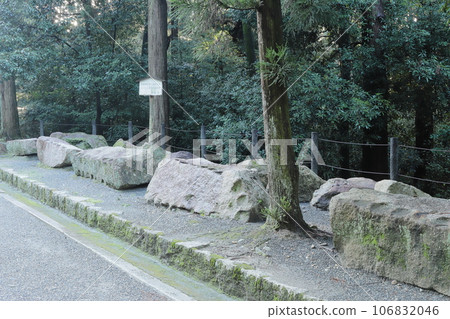 京都伏見城的石牆被認為使用了石材 京都伏見城的石牆被認為使用了石材 106832046