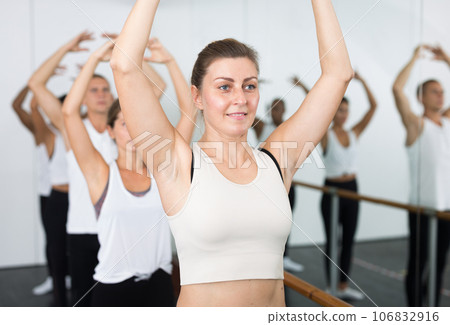 Ballet troupe in lesson in dance class 106832916