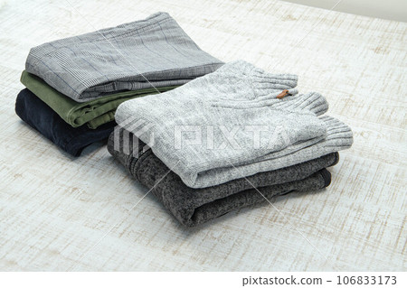 Image of children's clothes that are no longer needed 106833173