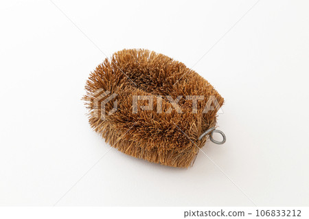 Scrubber white background Scrubber white background 106833212