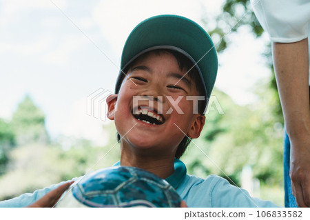 soccer ball, soccerball, younger 106833582