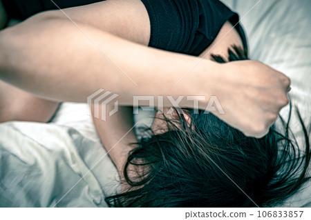 a grieving woman 106833857