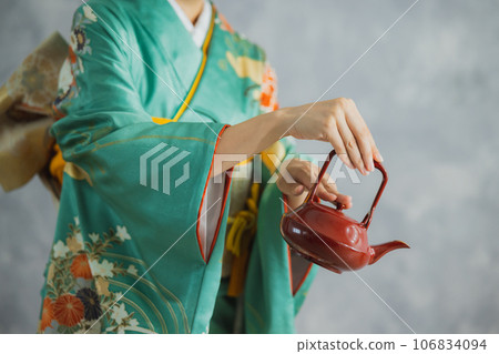 穿著長袖和服的女人新年 Toso 106834094