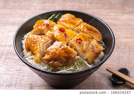 雞的Teriyaki飯碗 106834287