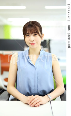 Image of a woman working in the office Image of a woman working in the office 106835781