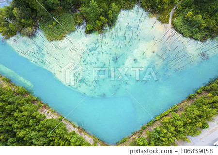 Aerial view of Shirogane Blue Pond in Biei, Hokkaido 106839058
