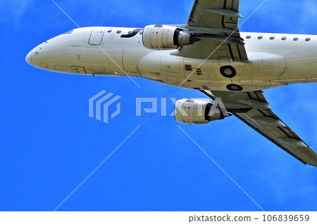 Osaka International Airport Passenger plane JAL takeoff Inagawa bank Osaka International Airport Passenger plane JAL takeoff Inagawa bank 106839659