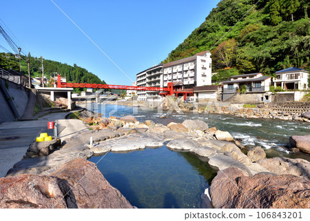 Hita City, Oita Prefecture, Amagase Onsen, Bungo's three major hot springs, Kusu River, communal open-air bath Kandayu Hita City, Oita Prefecture, Amagase Onsen, Bungo's three major hot springs, Kusu River, communal open-air bath Kandayu 106843201