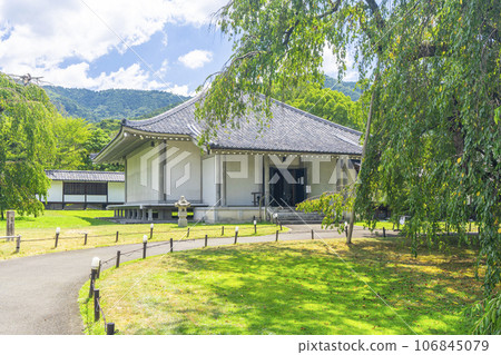 京都醍醐寺靈寶館地區佛像建築夏季 106845079
