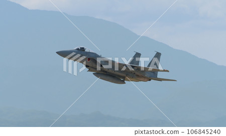 航空自衛隊第303中隊F-15J鷹低空飛行 106845240