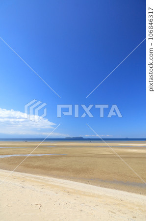 從父母濱海灘眺望入子島、伊吹島、又田島、圓城島 從父母濱海灘眺望入子島、伊吹島、又田島、圓城島 106846317