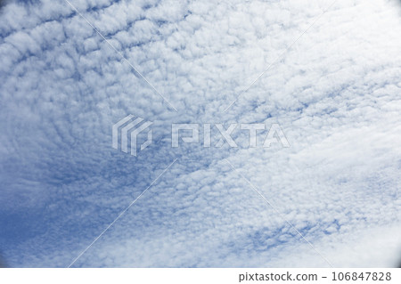 天空有鱗片狀的雲 天空有鱗片狀的雲 106847828