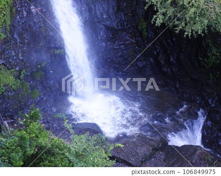 100名水沙水瀑布【神奈川縣足柄郡山北町平山】2023年8月拍攝 106849975