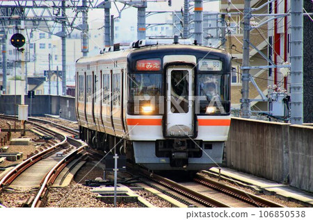 乘坐快速♪快速列車前往伊勢神宮...“Rapid Mie”Kiha 75 系列 106850538