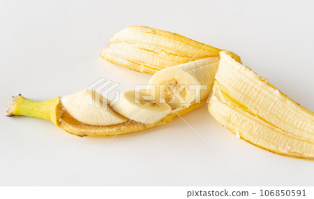 1 peeled banana cross section fruit 106850591