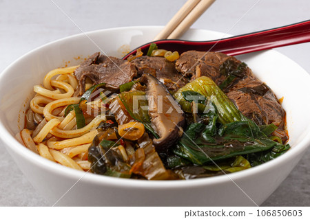 Taiwanese Beef Noodles with Beef and Vegetables 106850603