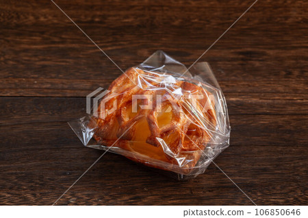bag of apple pie bag of apple pie 106850646
