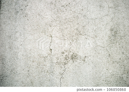 Degraded outer wall Degraded outer wall 106850868
