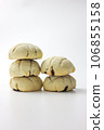 melon bread on white background 106855158