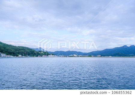 Cloudy Seto Inland Sea seen from Shodoshima Cloudy Seto Inland Sea seen from Shodoshima 106855362