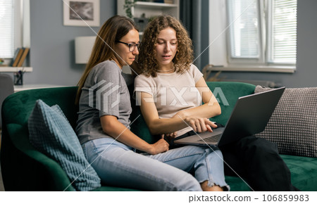 Laptop for leisure time 106859983