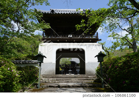 Negoro Temple Bell Tower Gate Iwade City, Wakayama Prefecture 106861100