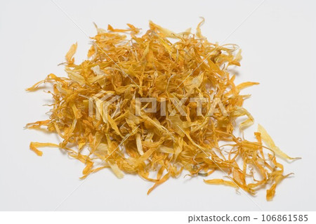 marigold (herb) 106861585