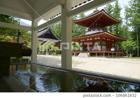Koyasan Kongobuji Temple, East Pagoda seen from the Chozuya, Koya Town, Wakayama Prefecture 106861632