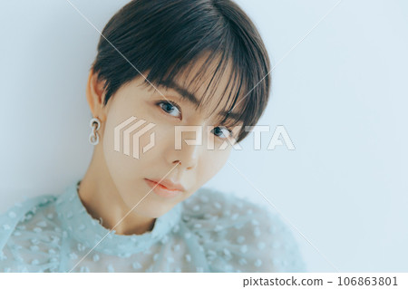 女性美麗的照片 106863801