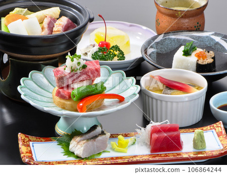 Creative Kaiseki Japanese cuisine 106864244