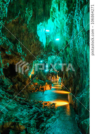 Cave passage (vertical) 106864271
