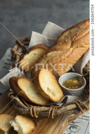 Baguette natural table coordination Baguette natural table coordination 106864704