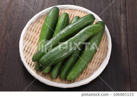 Cucumber 106865133
