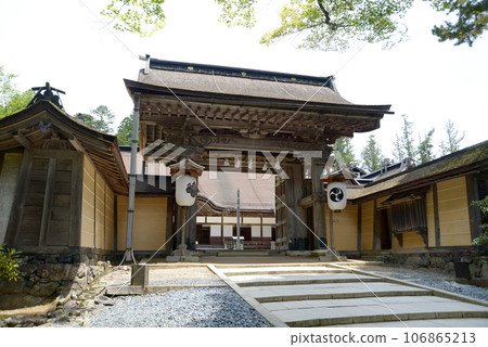Koyasan Kongobuji Temple Front Gate Koya Town, Wakayama Prefecture 106865213